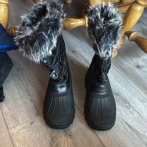 Girls Size 5 Black Faux Fur Winter Snow Boots